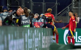 德信体育-拉齐奥迎战切沃，一场胜负将分高下