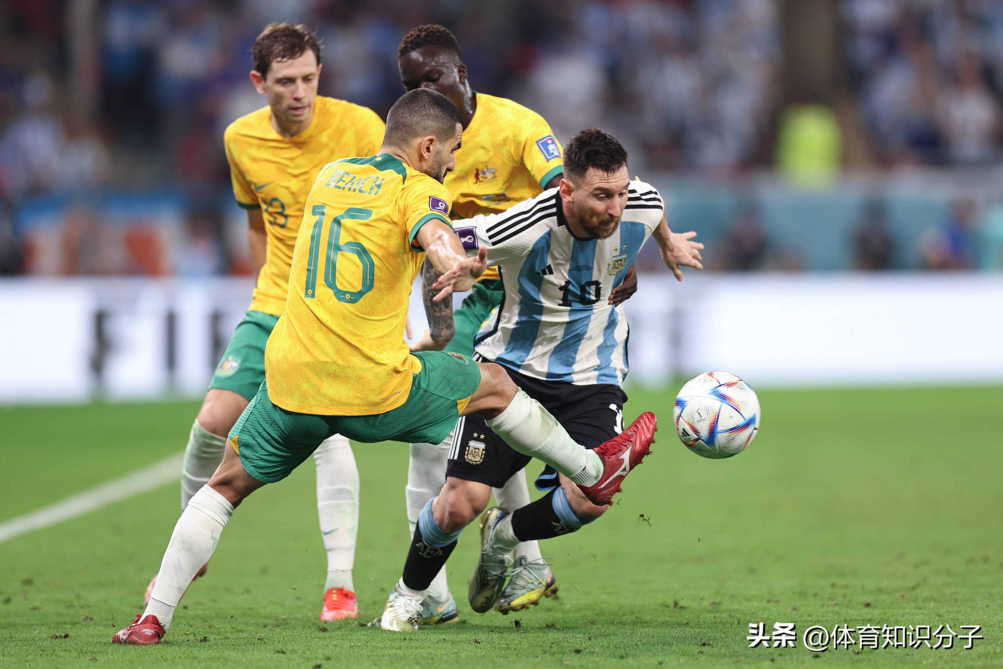 意大利足球盛事热度持续升温,球迷狂热-第1张图片-德信体育 意大利足球盛事热度持续升温,球迷狂热-第1张图片-德信体育