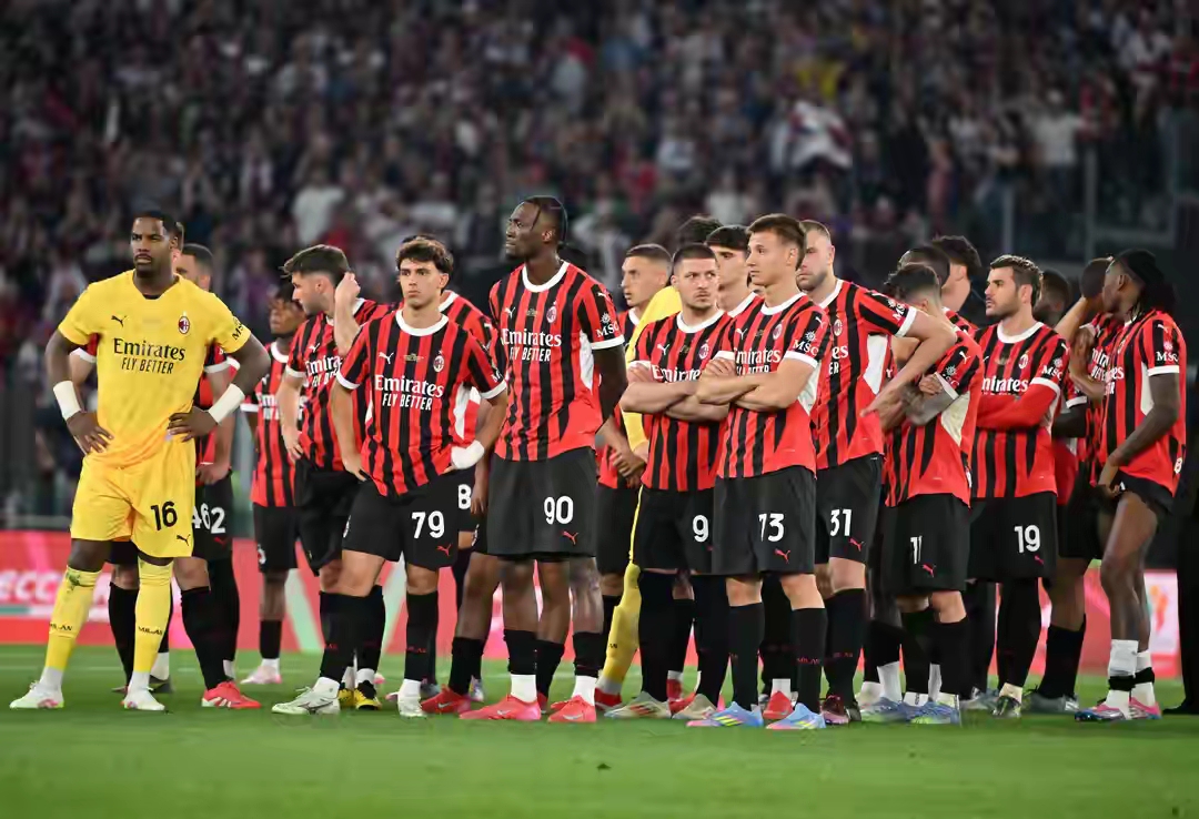 意大利足球盛事热度持续升温,球迷狂热-第2张图片-德信体育 意大利足球盛事热度持续升温,球迷狂热-第2张图片-德信体育