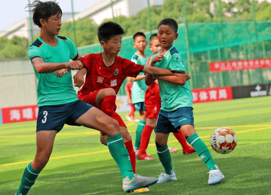 足球赛事精彩纷呈,比赛过程引人入胜-第1张图片-德信体育 足球赛事精彩纷呈,比赛过程引人入胜-第1张图片-德信体育