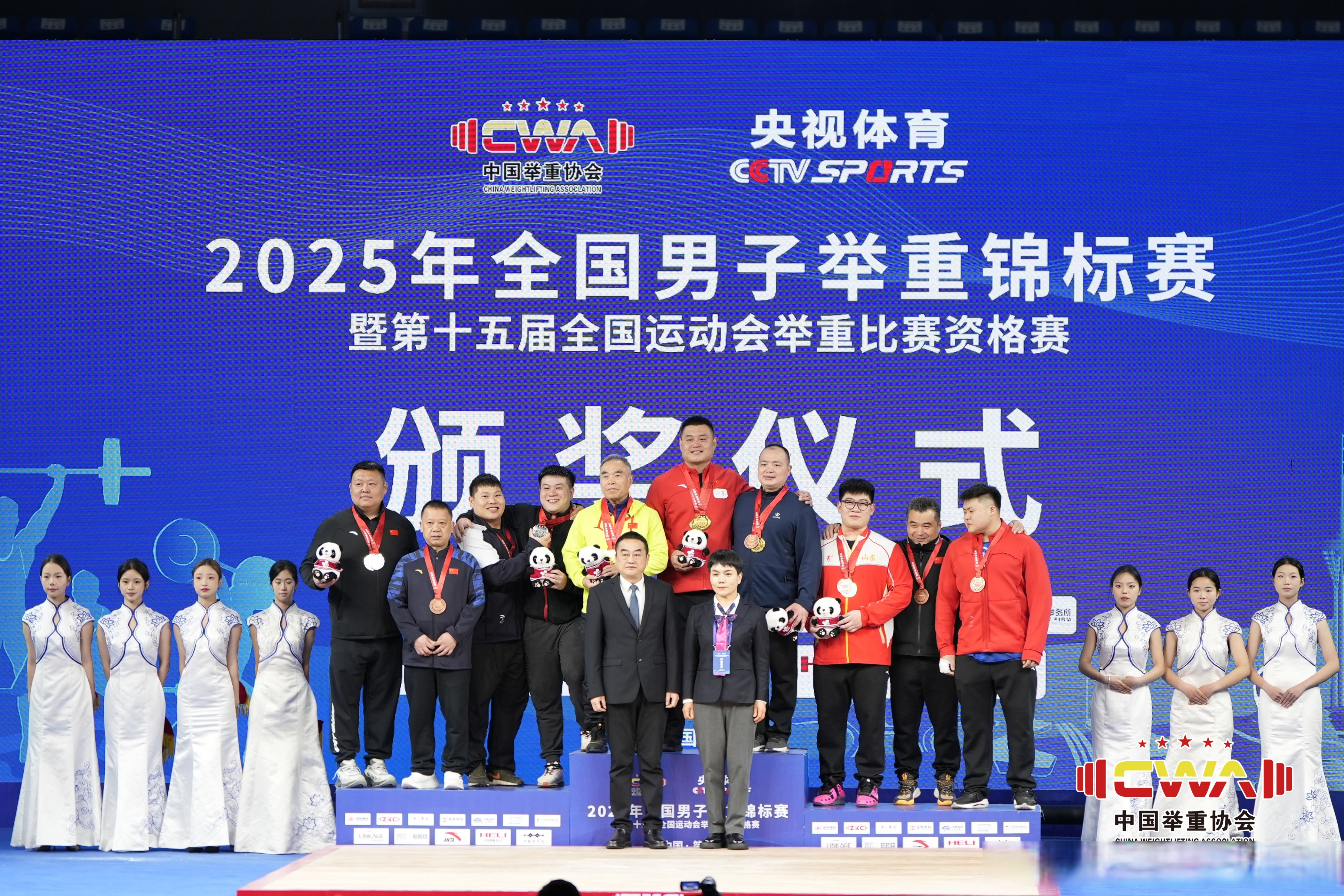 金牌选手展现顶级技艺，体育盛事震撼举国-第2张图片-德信体育