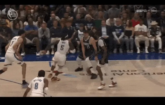 德信体育-球场外的冲突,球员们如何处理?-第2张图片-德信体育 德信体育-球场外的冲突,球员们如何处理?-第2张图片-德信体育