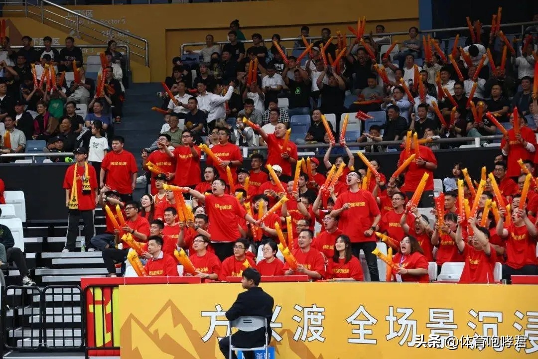 德信app下载-精彩绝伦!球队风云变幻,观众纷纷叫好-第2张图片-德信体育 德信app下载-精彩绝伦!球队风云变幻,观众纷纷叫好-第2张图片-德信体育