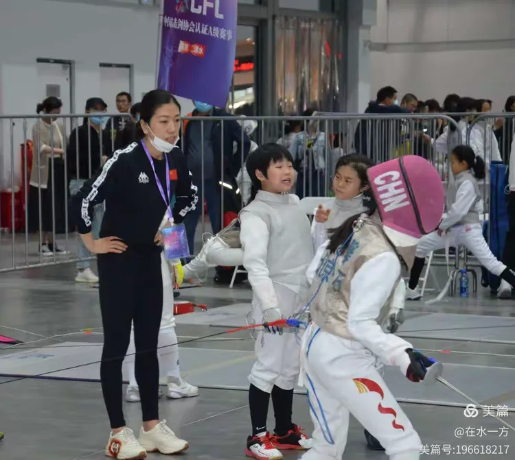 德信体育-非洲区域赛击剑比拼赛举行,满场欢呼声-第1张图片-德信体育 德信体育-非洲区域赛击剑比拼赛举行,满场欢呼声-第1张图片-德信体育